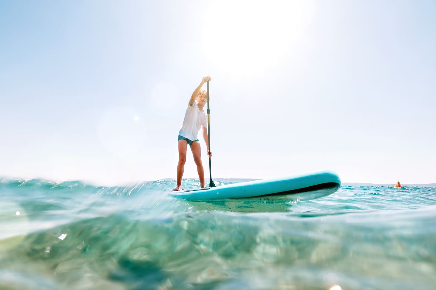 femme qui fait du paddle